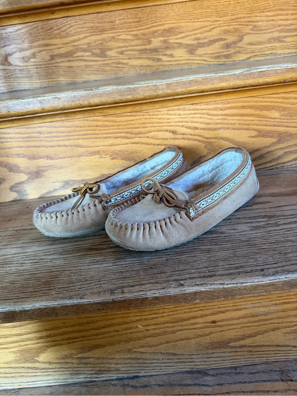 Women’s Moccasin Slippers in Light Brown size 7